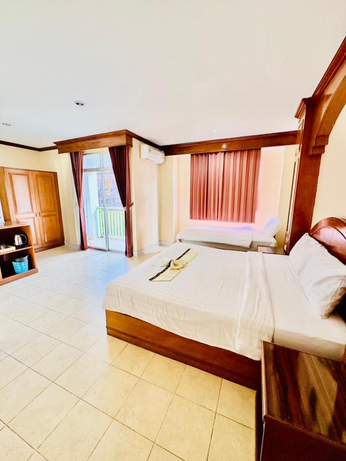 Innarm House Patong Kültér fotó