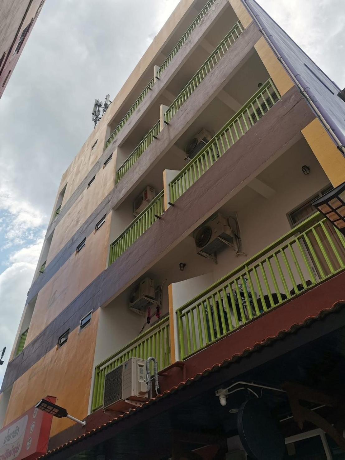 Innarm House Patong Kültér fotó